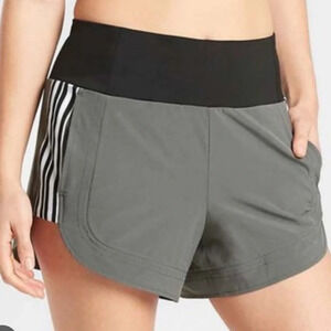 Athleta Ascender Shorts Hiking Outdoor Size 4 Black Grey